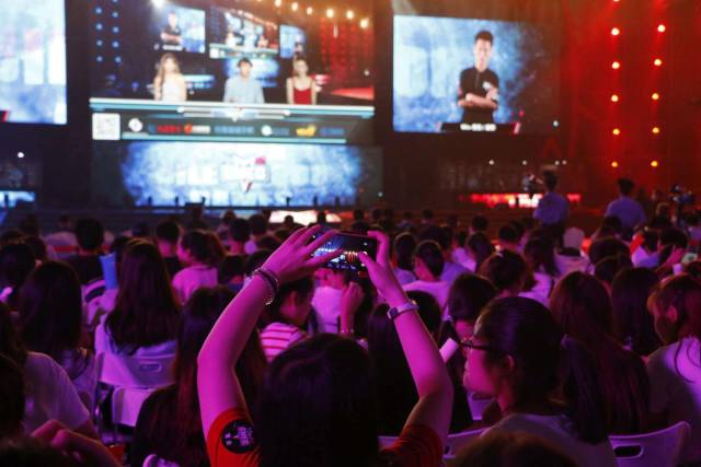 埃泽出现在 埃泽出现在