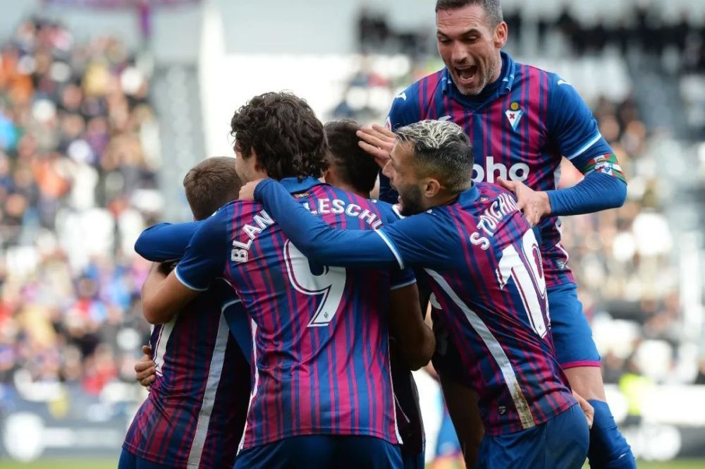 对两队在联 对两队在联